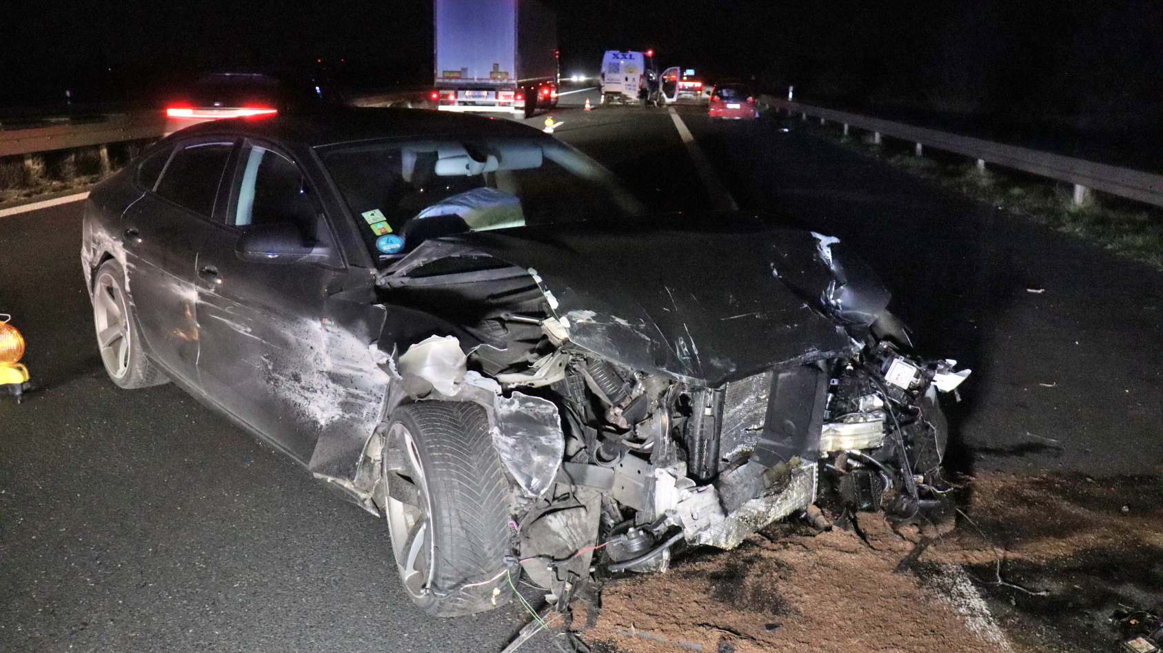 Betrunkener Autofahrer verursacht Unfall auf der A61 – 45.000 Euro Schaden
