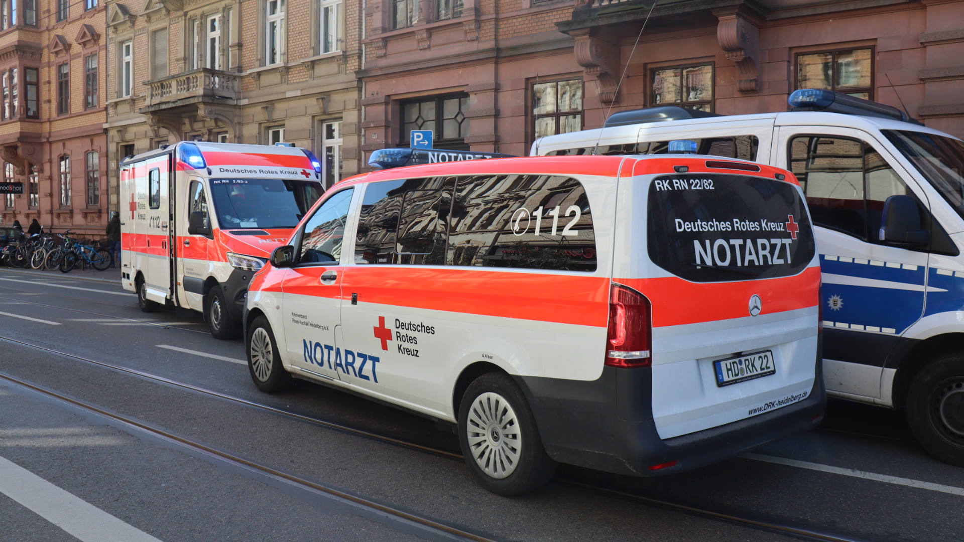 Verkehrsunfall mit drei Fahrzeugen: Brückenstraße in Heidelberg voll gesperrt