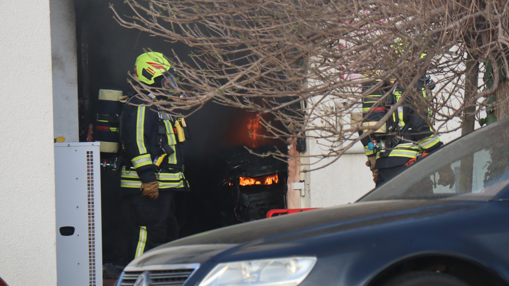 Dachstuhlbrand in Schwetzingen – Feuerwehr löscht Brand, keine Verletzten
