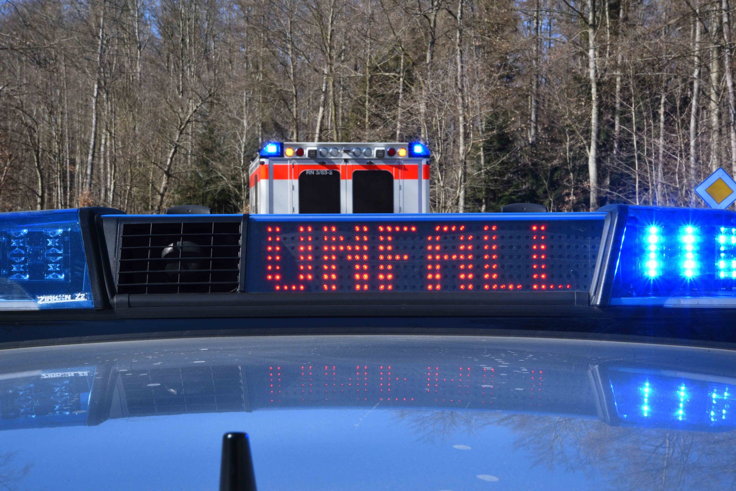 Verkehrsunfall auf der K4144 – zwei Verletzte nach Kollision beim Abbiegen