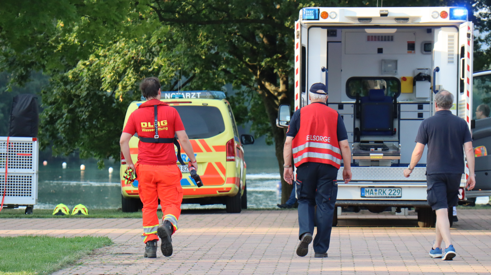 Großeinsatz am Badesee Heddesheim: 74-Jähriger kann nur noch tot geborgen werden