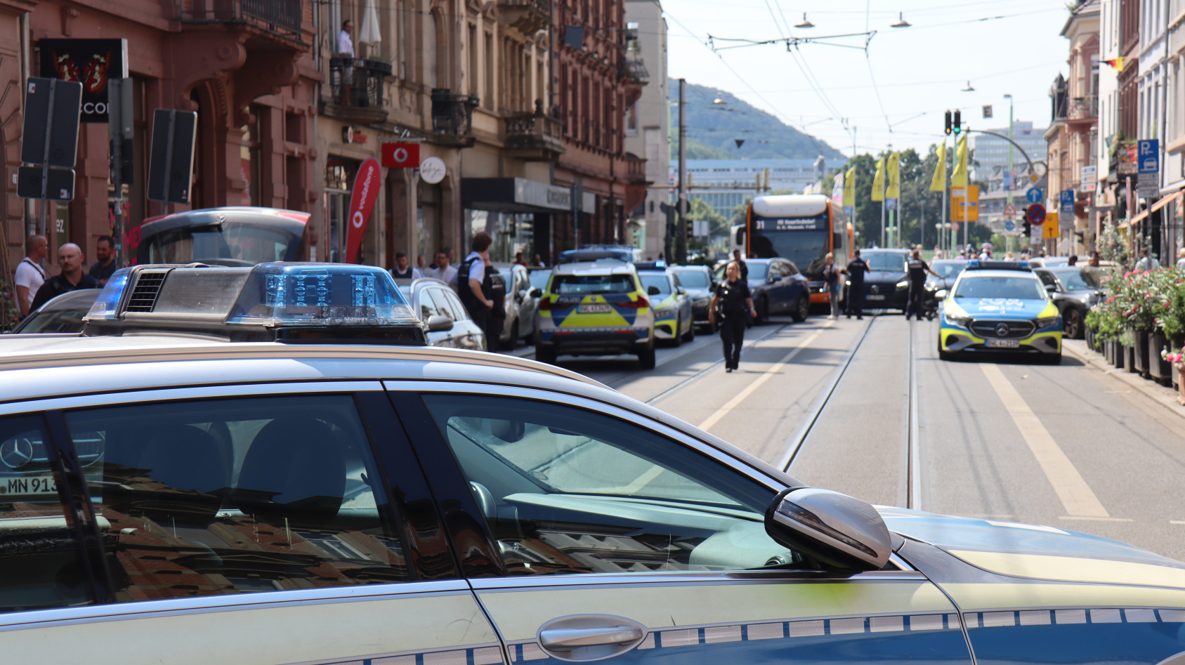 Raubüberfall auf Juwelier in Heidelberg – Polizei fahndet mit Hubschrauber