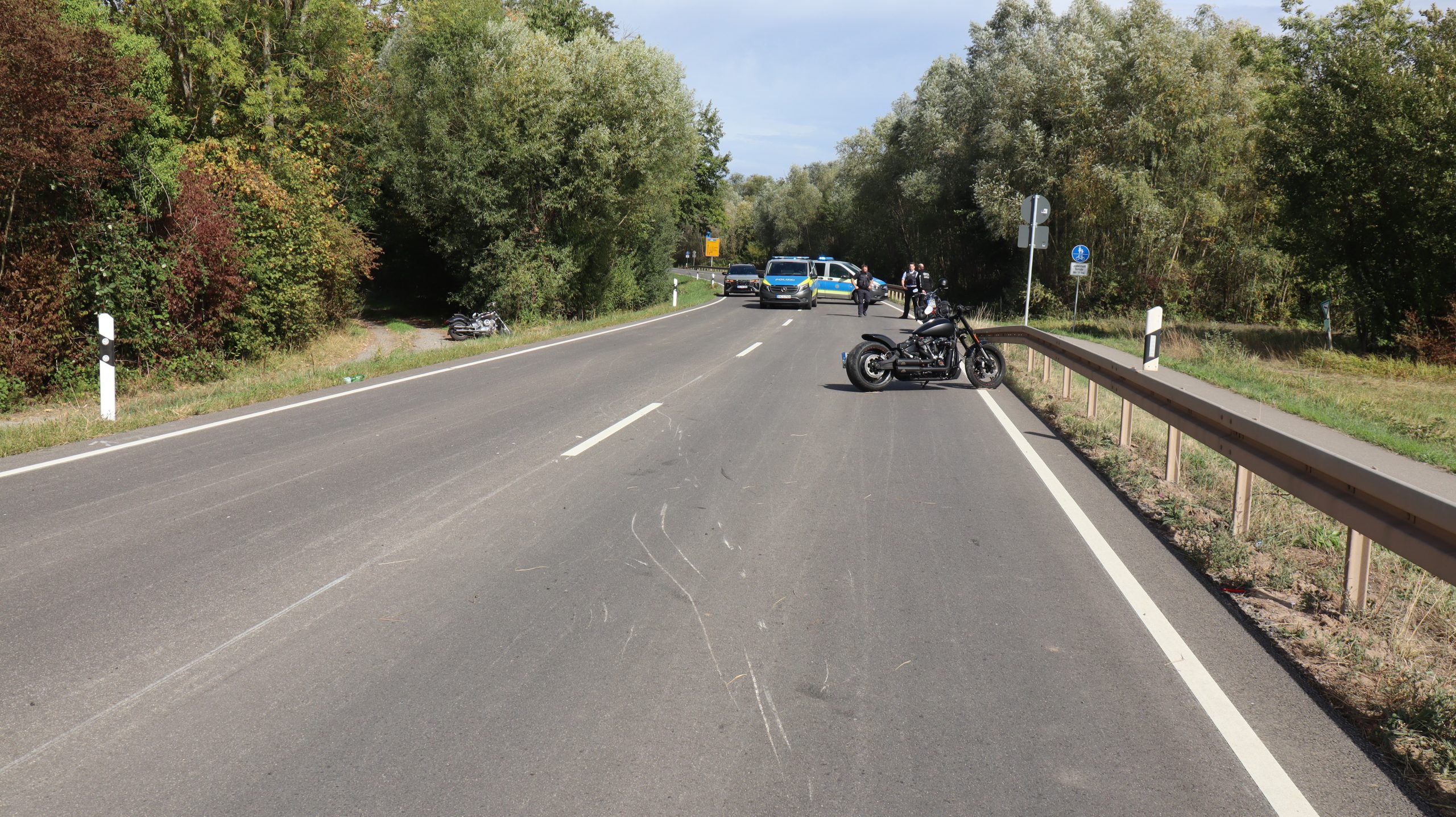 Unfall auf der B3 mit zwei Motorradfahrern