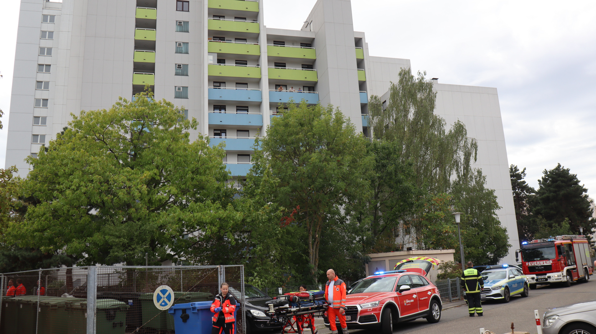 Gemeldeter Zimmerbrand in Hochhaus – schnell Entwarnung
