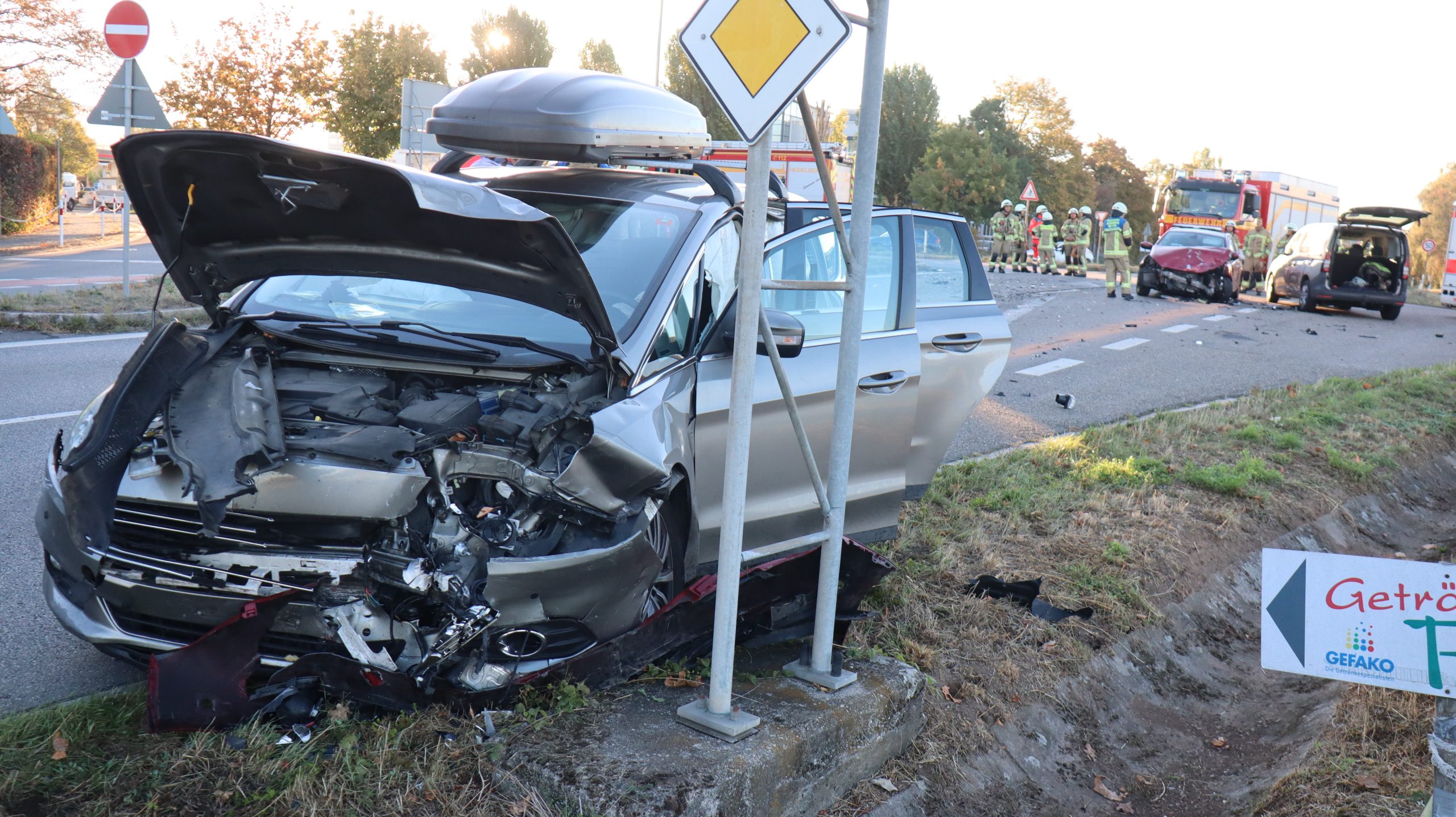 Zwei Verletzte bei Verkehrsunfall auf der L637